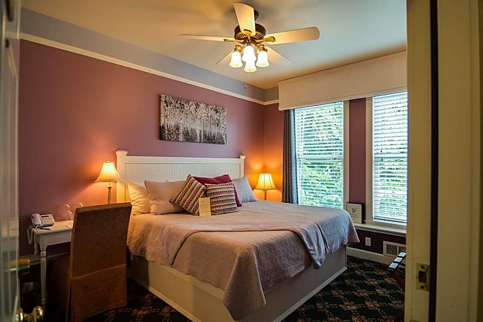 Photo 1 of 4 of 1 King Bed