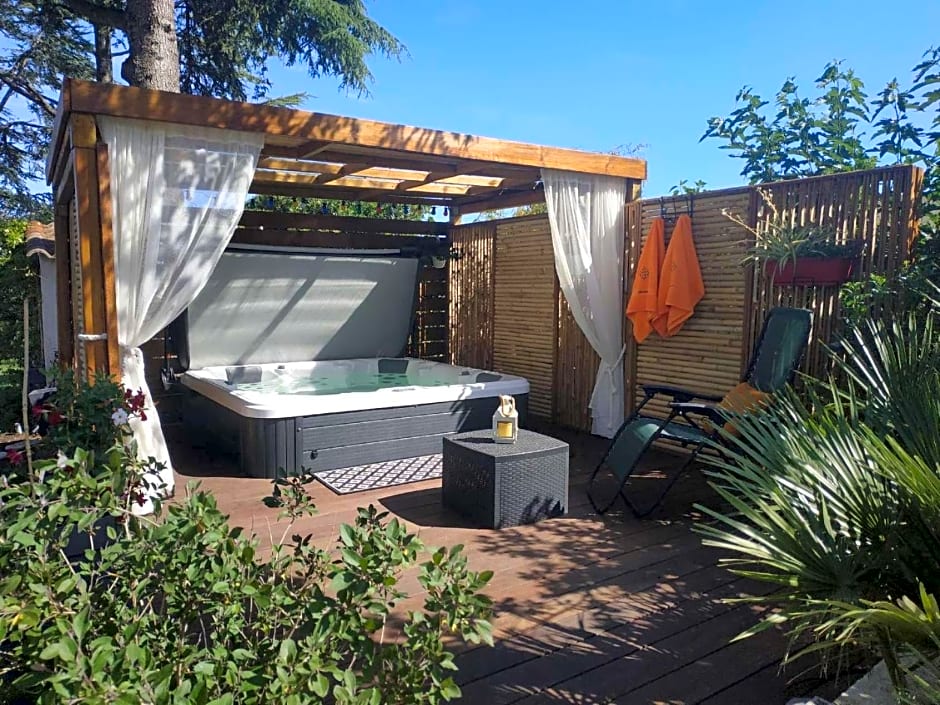 La Villa des Cèdres & SPA "réservée aux couples"