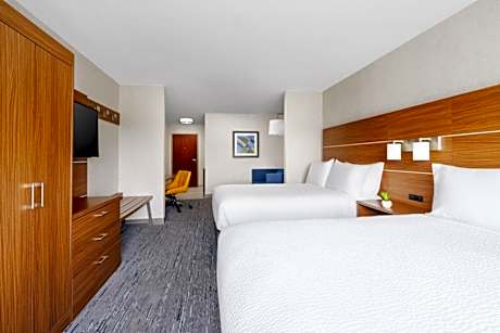 Queen Room with Two Queen Beds and Sofa Bed