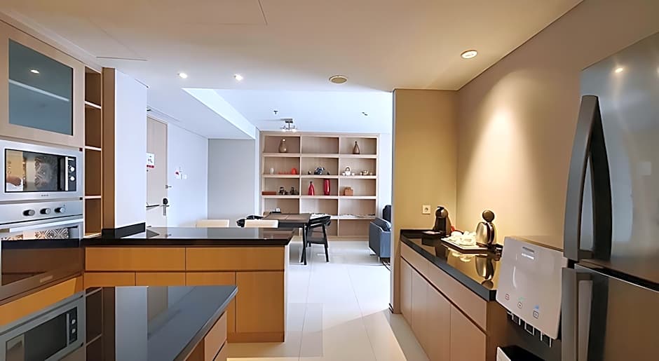 Ra Premiere Simatupang