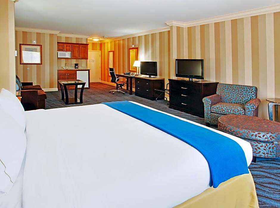 Holiday Inn Express Hotel & Suites Santa Cruz By IHG