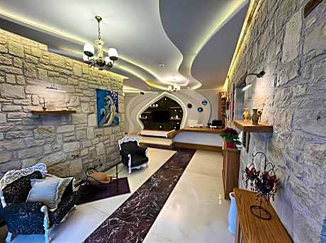 Atrium Suites