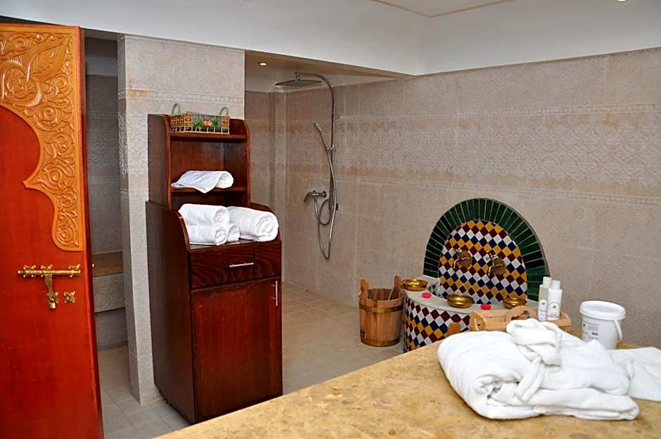 Across Hotels & Spa