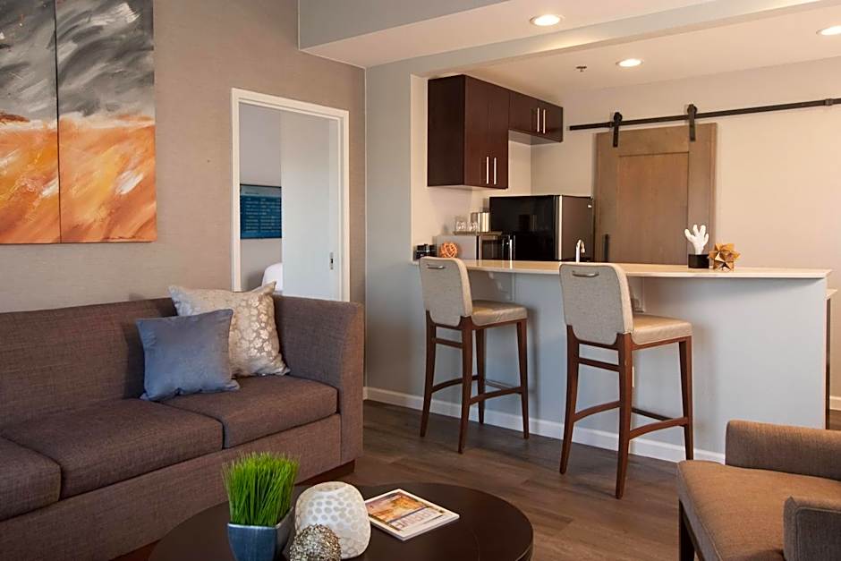 Courtyard by Marriott Charleston Waterfront