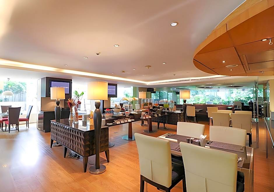 Siri Sathorn Hotel
