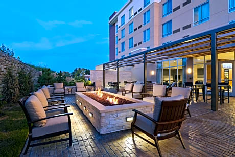 Courtyard St. Louis Brentwood