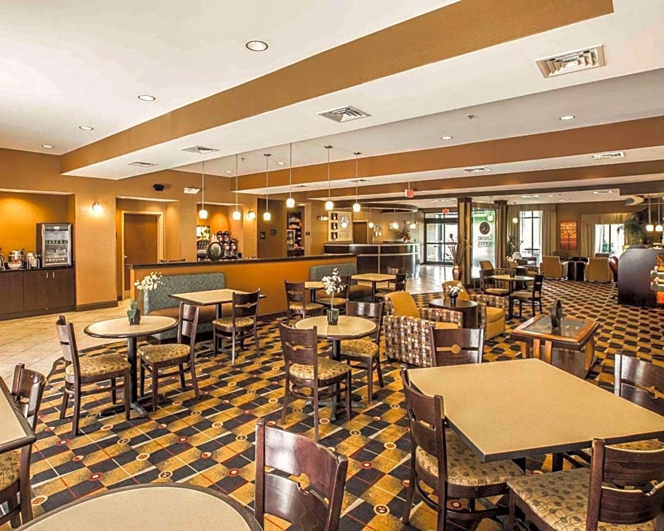 Comfort Suites At WestGate Mall