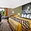 Super 8 by Wyndham Madison South