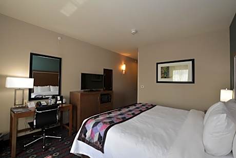 Standard King Room - Non-Smoking