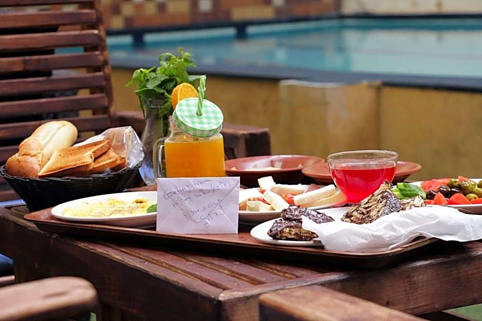 King Suites Hotel