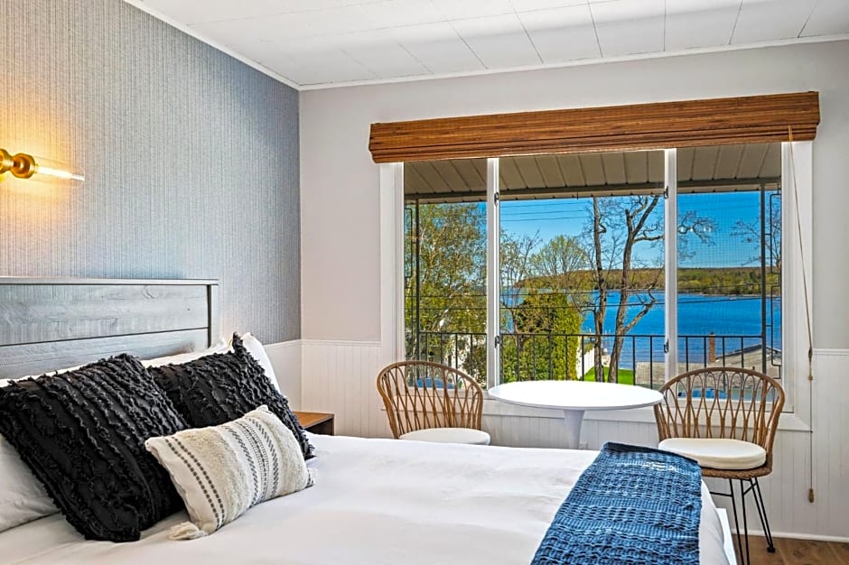 Fresh Coast Motel