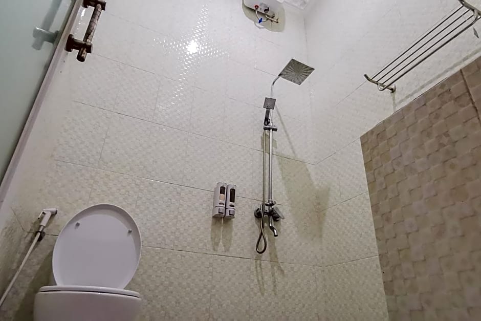 RedDoorz near Pantai Pancer Door Pacitan