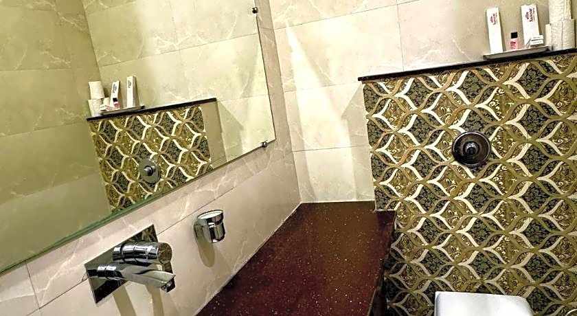 Hotel Sarovar Regency