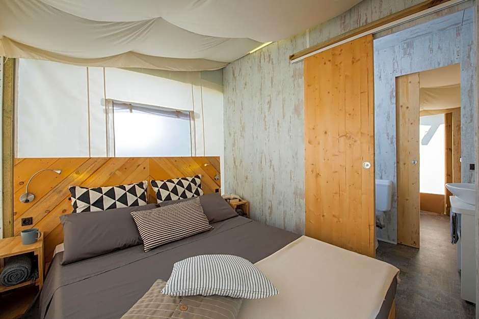 hu Montescudaio village