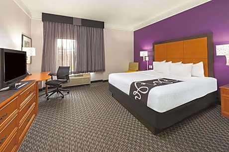 King Room with Roll-In Shower - Mobility/Hearing Accessible - Non-Smoking