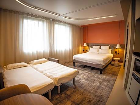 Superior Suite With One Double Bed And Two Single Beds