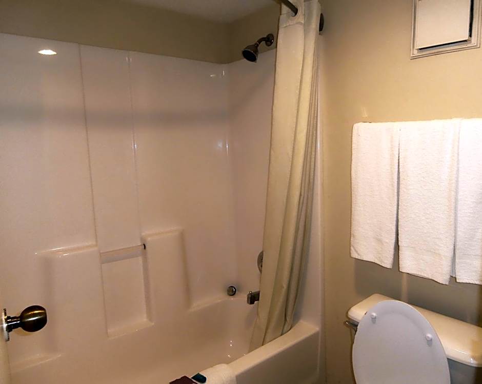 Americas Best Value Inn Tucker