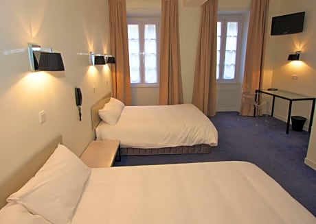 Quadruple/Family  Room