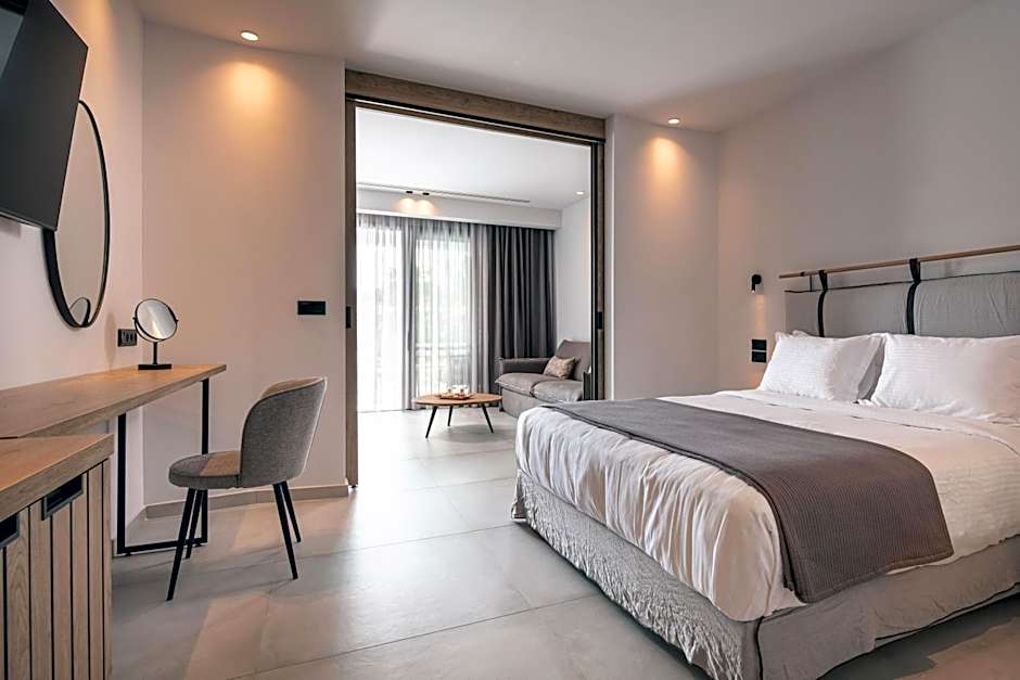 Lagomandra Luxury Suites with Private Pools