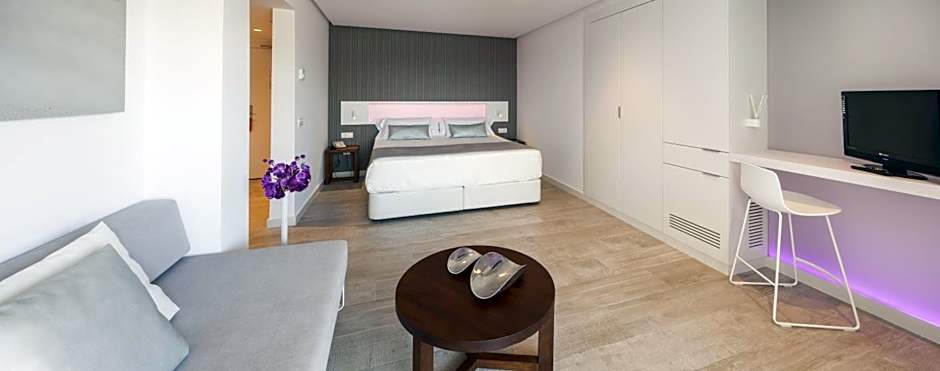 Photo 1 of 4 of 2 Twin Beds with Sofabed