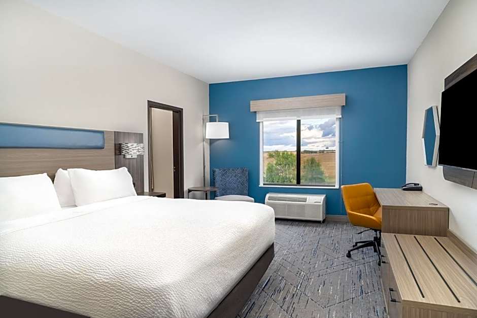 Holiday Inn Express Pratt By IHG