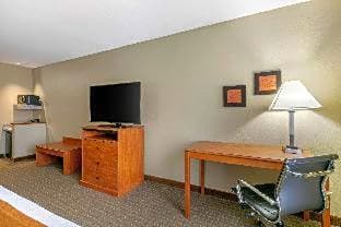 Comfort Inn & Suites Marion I-57