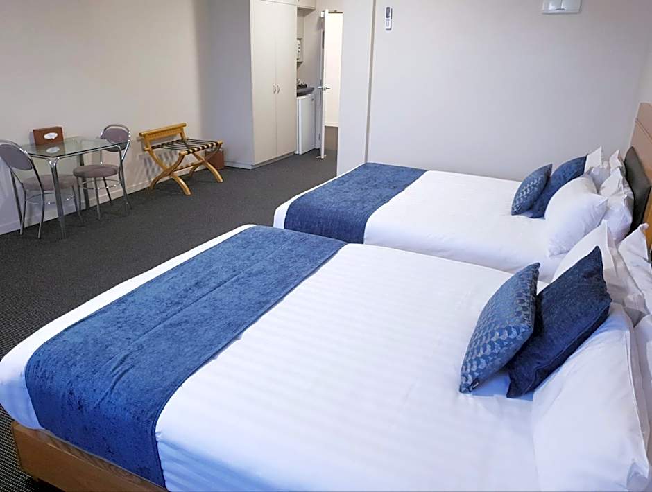 Ramada by Wyndham Hamilton City Center