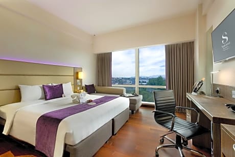 Staycation Offer - Premium King Room