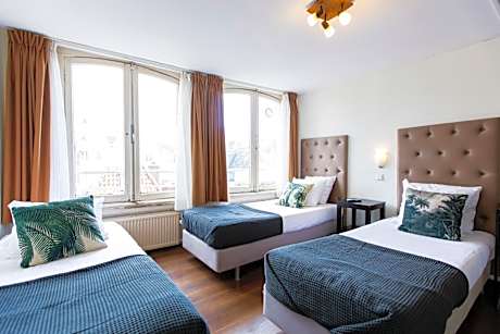 Triple Room with Private Bathroom