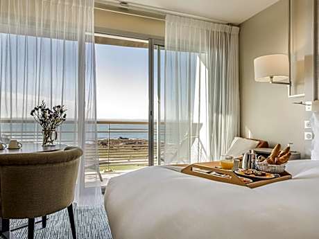 Superior Twin Room with Balcony - Facing The Sea