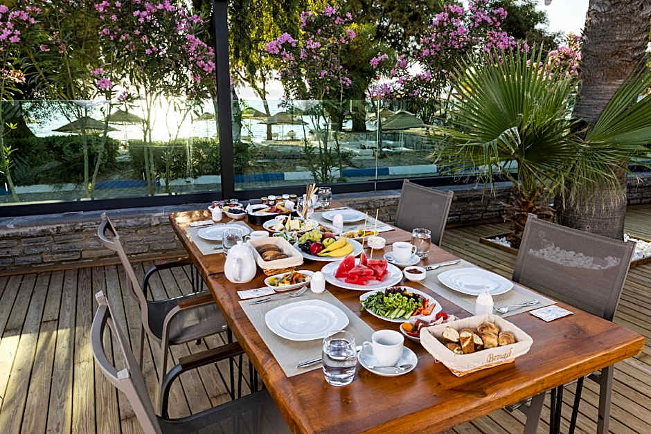 Yalıpark Beach Hotel