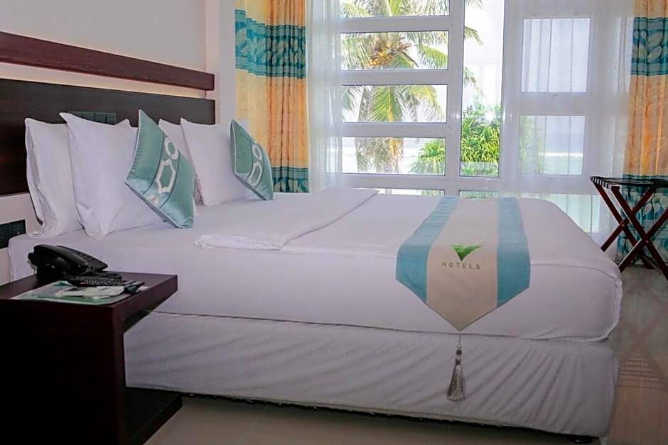 The White Harp Beach Hotel