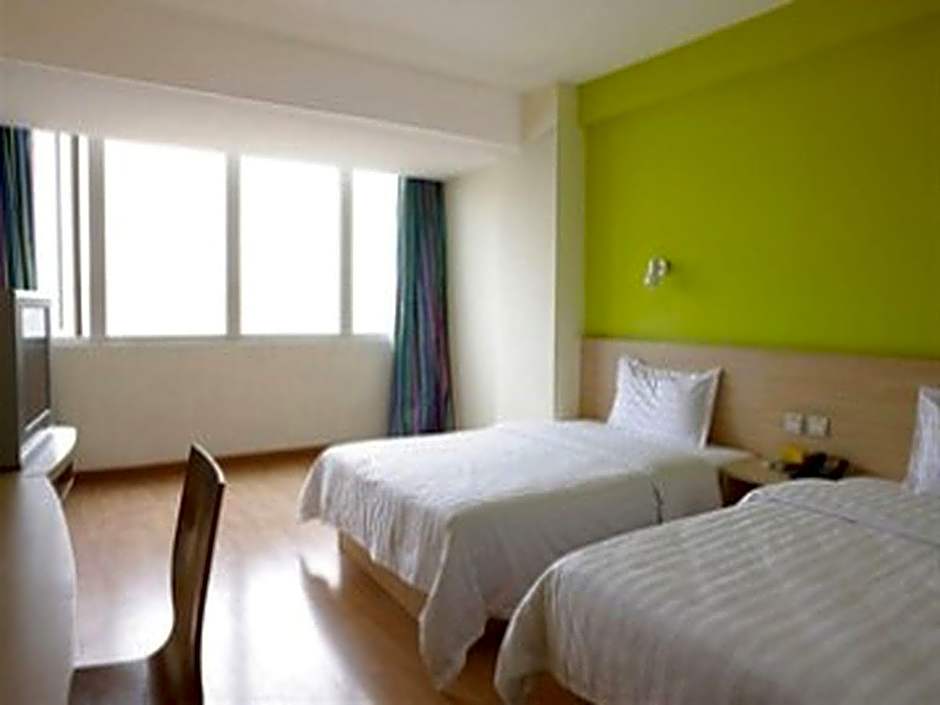 7 Days Inn Tangshan Caofeidian Nanbao Development Zone