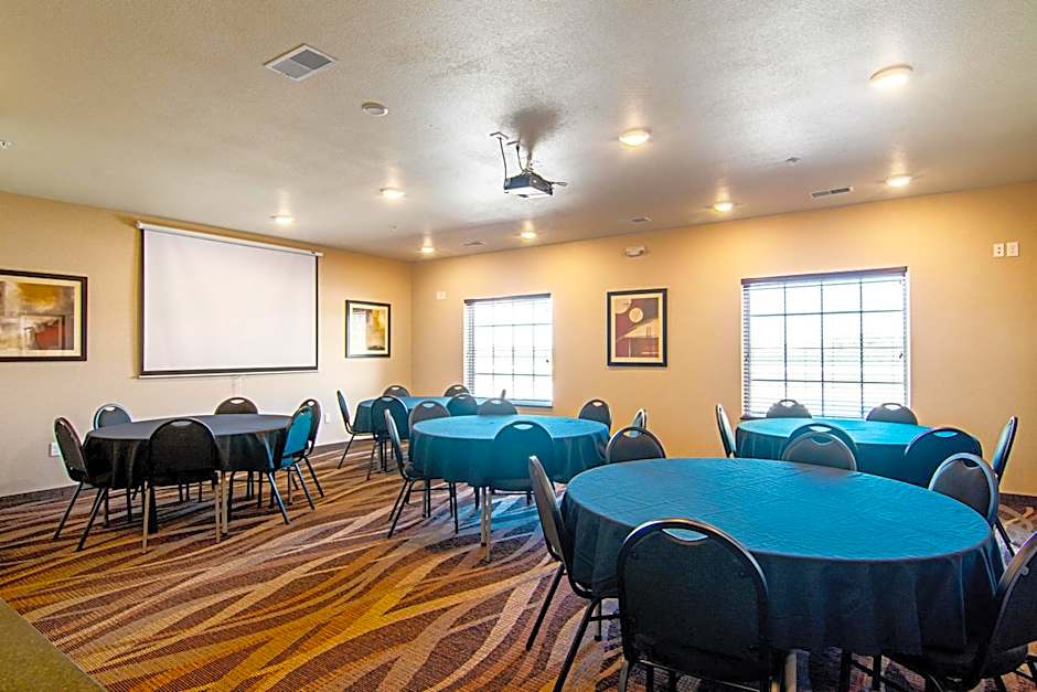 Cobblestone Hotel & Suites - Paxton