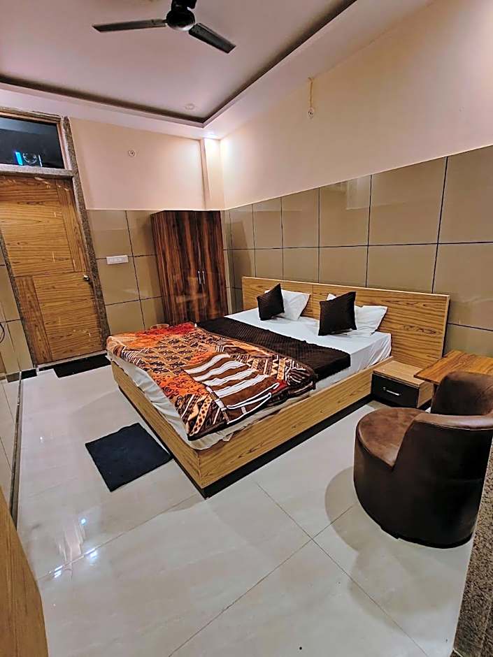 Hotel Seven – Ahmedabad, TN
