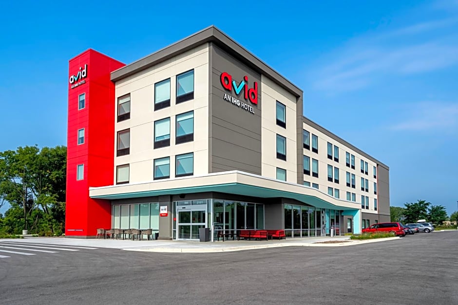 avid hotel Milwaukee West Waukesha