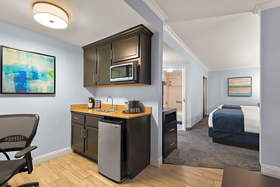 Best Western Plus Manhattan Beach Hotel