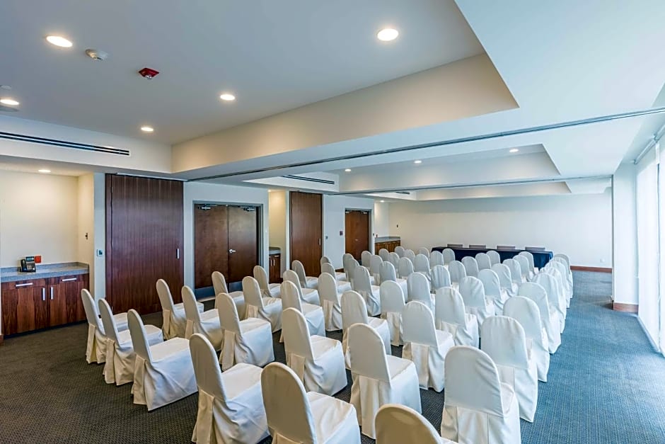 Hampton Inn & Suites by Hilton Los Cabos