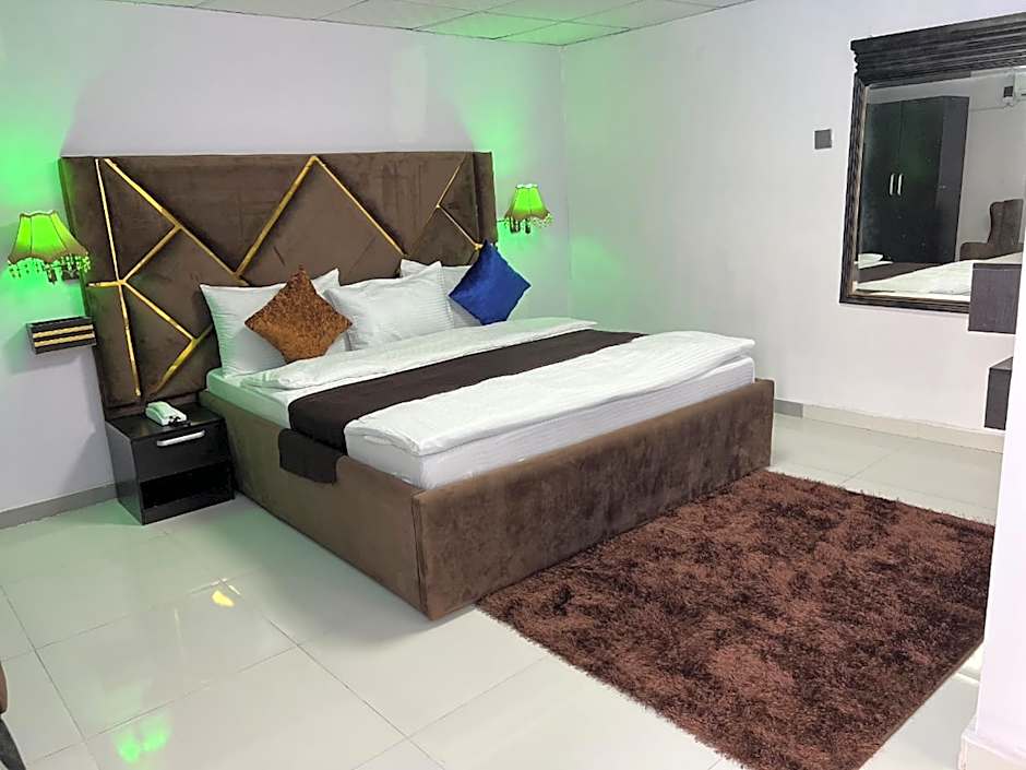 Glandov Suites and Apartment