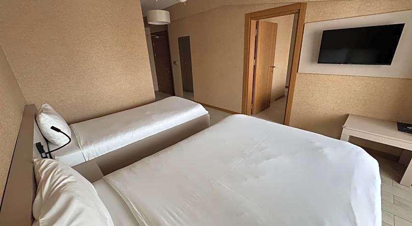 Cinas Hotel