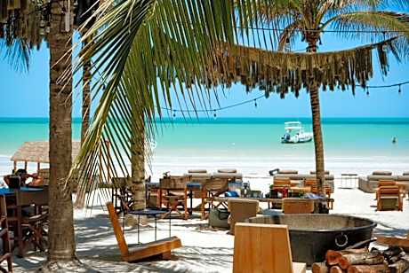 Casa Las Tortugas Petit Beach Hotel & Spa