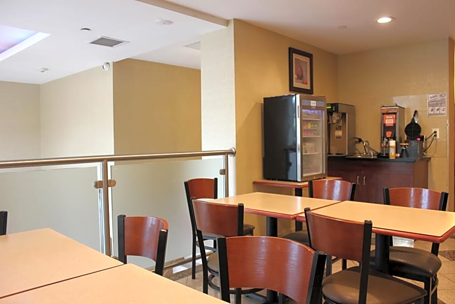 Bellerose Inn