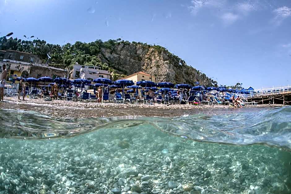 Hotel Baia Di Puolo