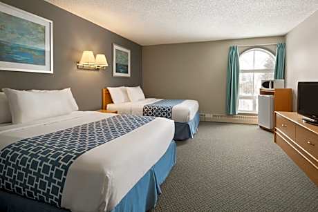 Deluxe Queen Room with Two Queen Beds