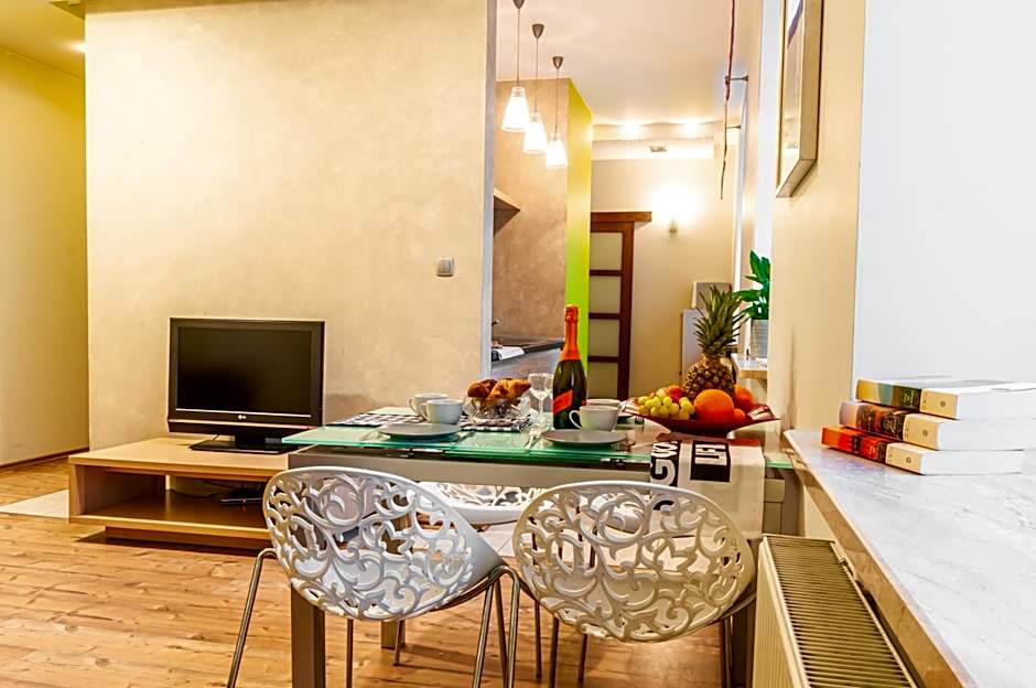 Home & Travel Apartamenty w centrum Łodzi - Piotrkowska - Klimatyzacja - Manufaktura - OFF Piotrkowska - EC1 - ATLAS Arena - Orientarium - Monopolis