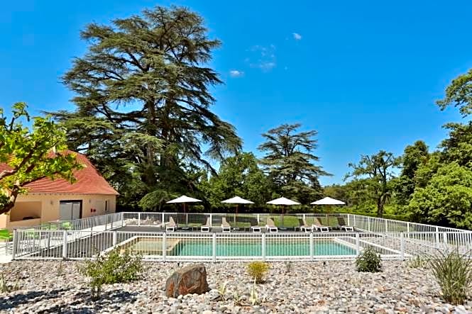 Hôtel & Restaurant - Le Manoir des Cèdres - piscine chauffée et climatisation