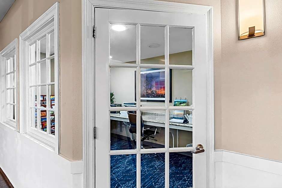 Comfort Suites Mobile East Bay
