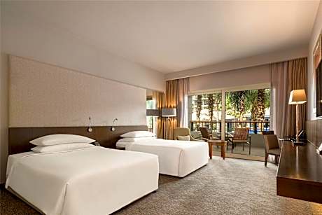 Twin Club Room