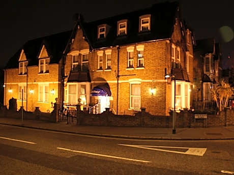 Kirkdale Hotel
