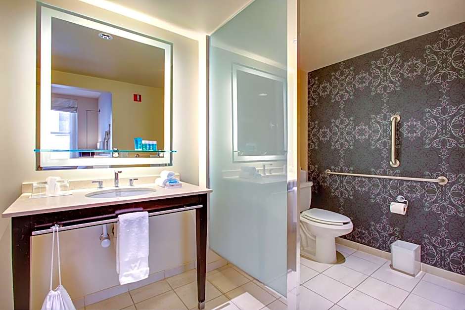 THE MIDLAND HOTEL, Chicago, a Tribute Portfolio Hotel